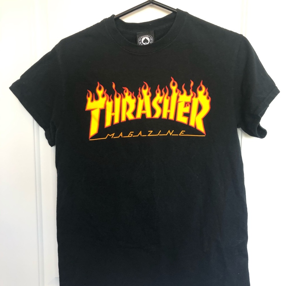NWOT thrasher shirt size small only tried on